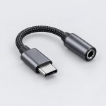 USB-C 至 3.5mm 音讯转接器
